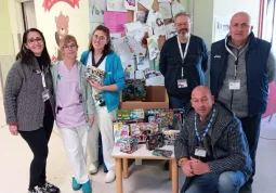 Un momento della donazione